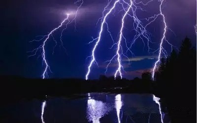 臺風前腳走暴雨后腳來 led顯示屏如何迎戰(zhàn)才能屹立不倒？